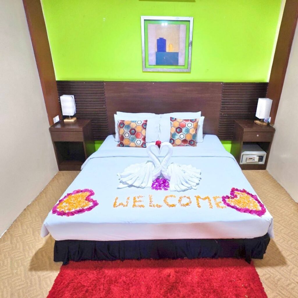 photo_6120669868634868639_y